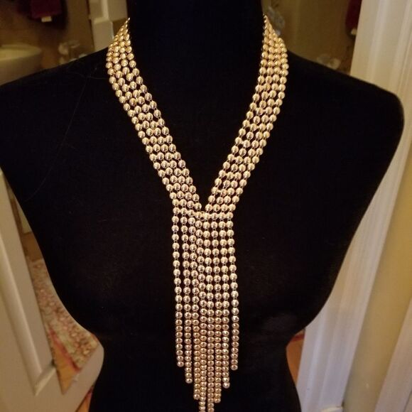 BEAUTIFUL GOLD STATEMENT NECKLACE - Picture 2 of 4